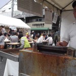 旧東海道も人通り多く