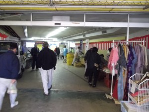 青空市ですが屋根の下で開催w 青空市ですが屋根の下で開催w