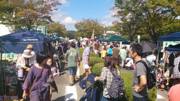 交通公園のフリーマーケット