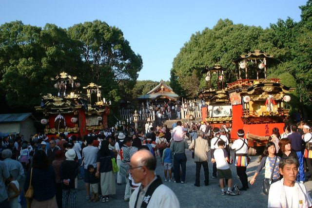 名古屋市指定無形民俗文化財に指定された鳴海祭(裏方)と山車